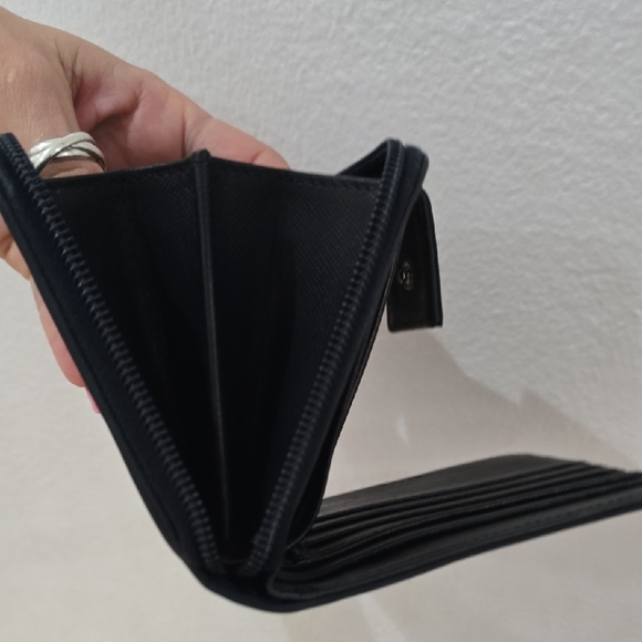 Prada Black Compact Wallet - Picture 14 of 14
